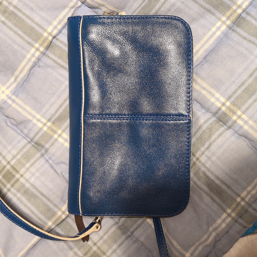 DKNY Purse - Picture 3 of 7
